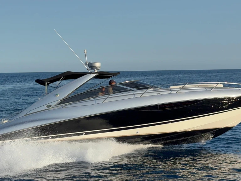 Noleggio Barca a motore Sunseeker con patente nautica