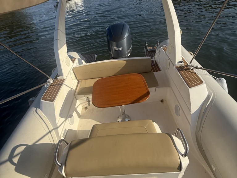 Noleggio Gommone Capelli con patente nautica