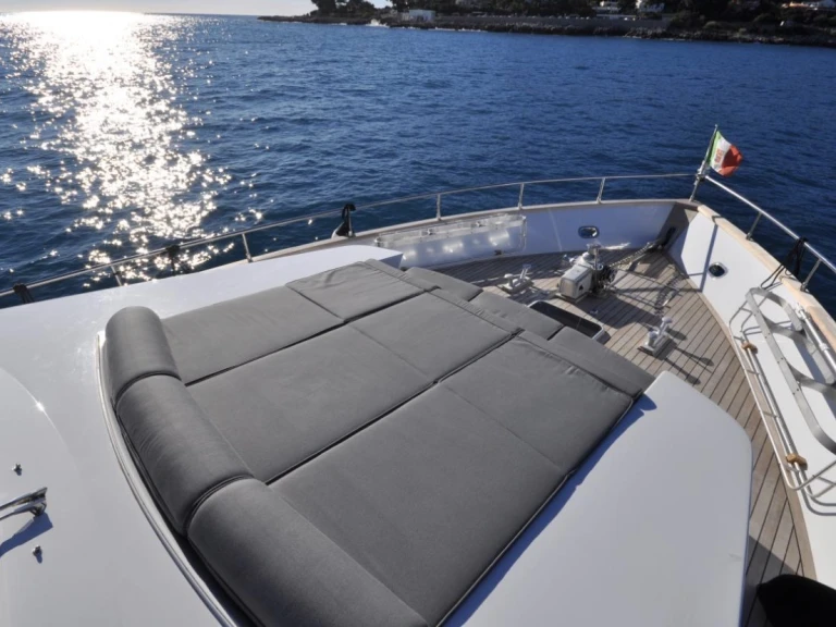 Noleggiare una Cantieri Di Pisa Akir 22 S a Monaco-Ville