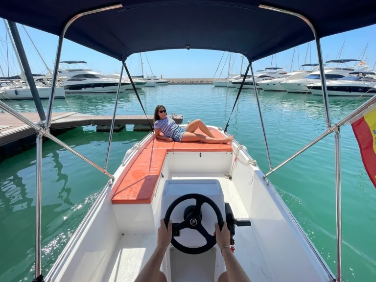 Noleggio Barca a motore a Club Nàutic Cambrils – Bond Yachts 13