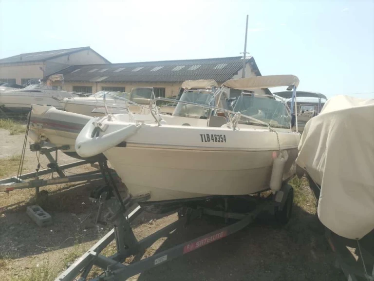 Noleggio Barca a motore con o senza skipper Quicksilver a L'Estaque