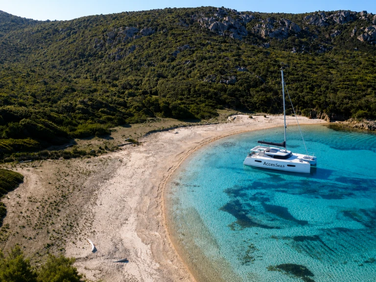 Noleggio barche Fountaine Pajot Astrea 42 a Propriano su Samboat