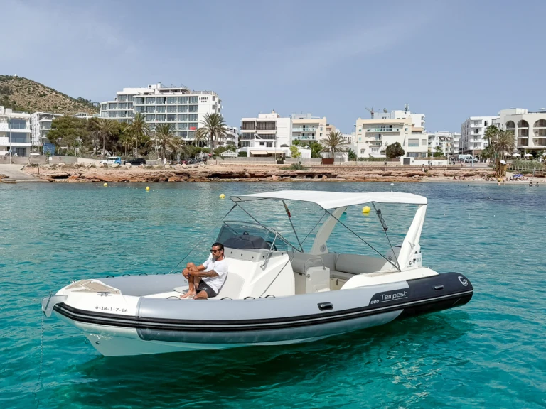 Gommone a noleggio a Sant Antoni de Portmany al miglior prezzo