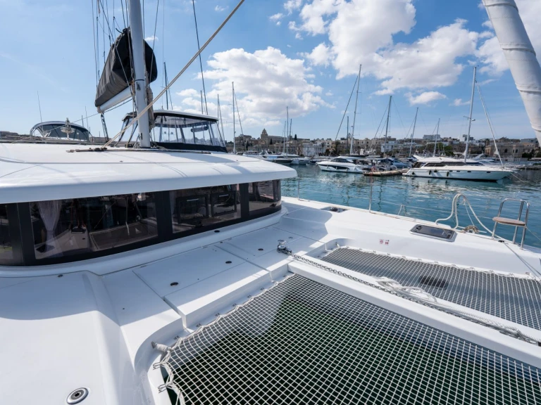 Noleggio Catamarano Lagoon con patente nautica