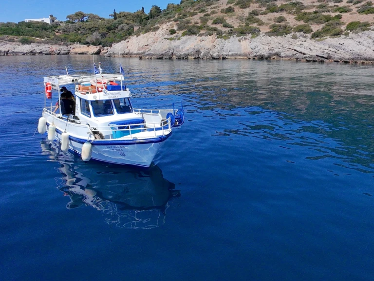 Noleggio Barca a motore a Pórto Ráfti – Traditional Greek 