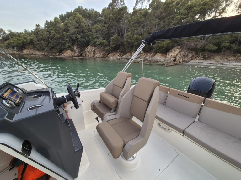 Noleggio Barca a motore Quicksilver con patente nautica