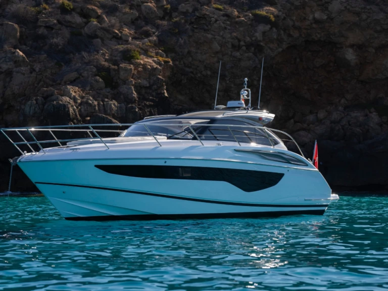 Noleggio Barca a motore Princess con patente nautica
