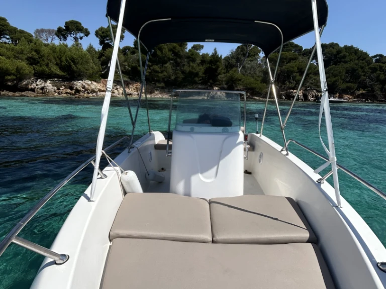 Noleggiare una Aquamar Aquamar 17 a Antibes