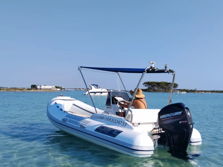 Noleggio Gommone Sacs con patente nautica