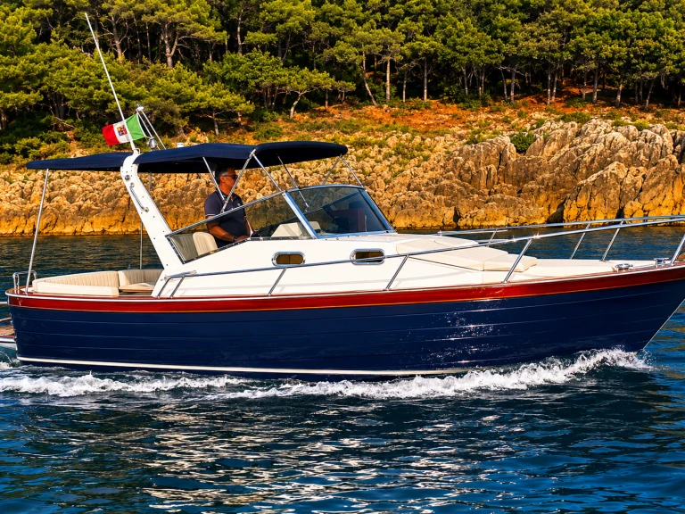 Noleggio Barca a motore a La Spezia – Amelia Plastimare Amelia 800