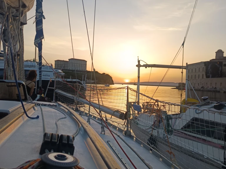 Noleggio a Marsiglia – Jeanneau Attalia su SamBoat