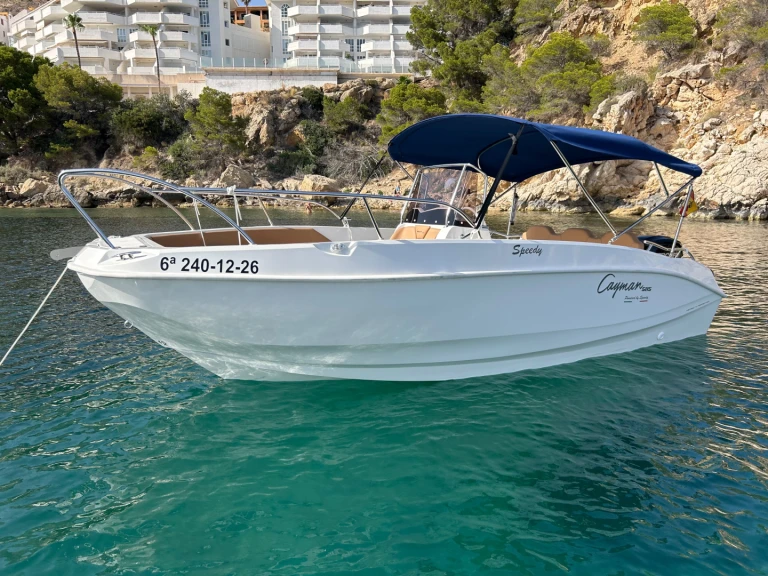 Motor yacht Caymam 585 da affittare a  Marina Greenwich
