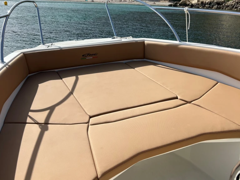 Noleggio barche Marina Greenwich economico Caymam 585