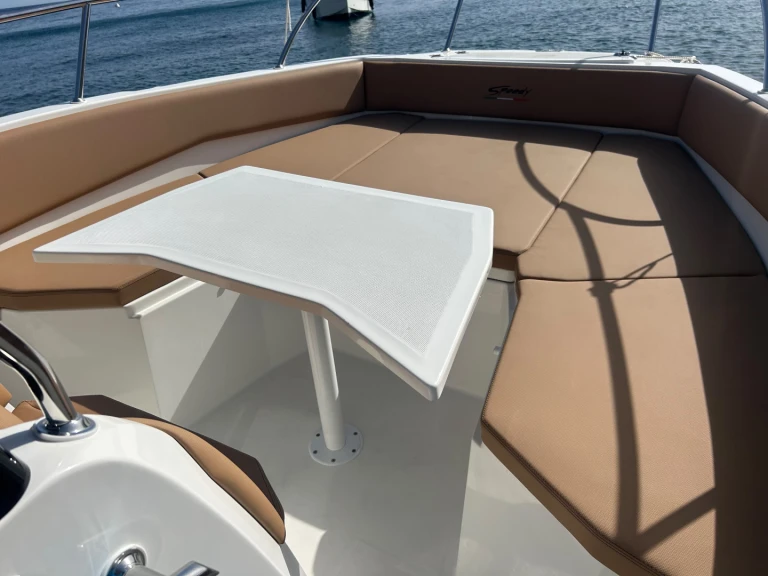 Noleggio barche Motor yacht Caymam 585 a Marina Greenwich su Samboat