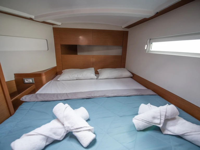 Noleggio barche Nydri economico Sun Odyssey 410
