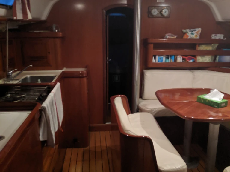 Noleggio Barca a vela a Álimos – Bénéteau Oceanis 411 Clipper