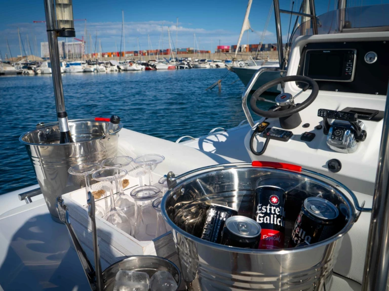 Gommone a noleggio a La Marina de Valencia al miglior prezzo