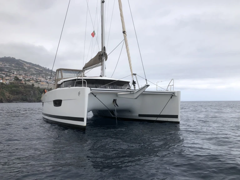 Noleggio barche Fountaine Pajot Lucia 40 a Tivat su Samboat