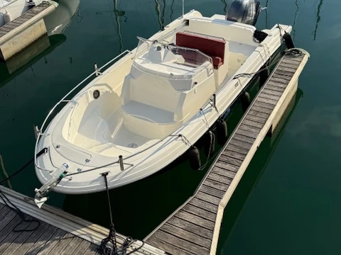 Noleggio Barca a motore Pacific Craft con patente nautica