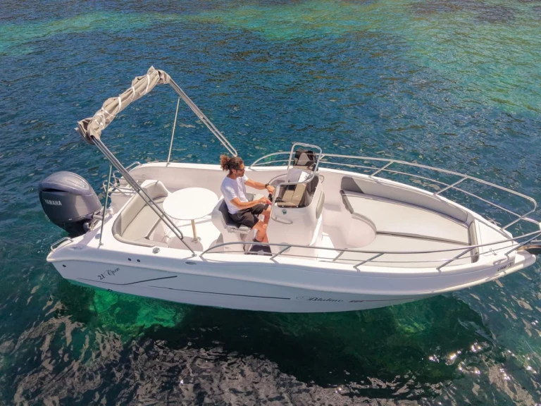 Noleggio Barca a motore Bluline con patente nautica