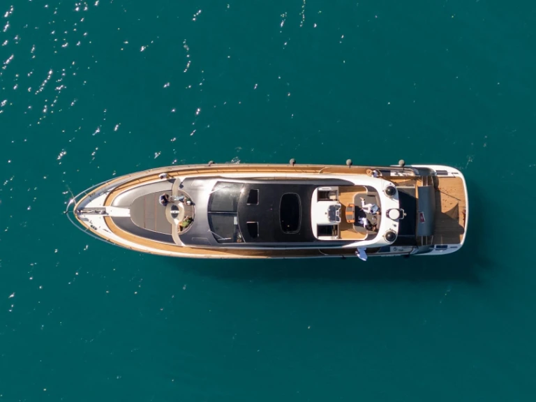 Noleggio Yacht di lusso CERRI con patente nautica