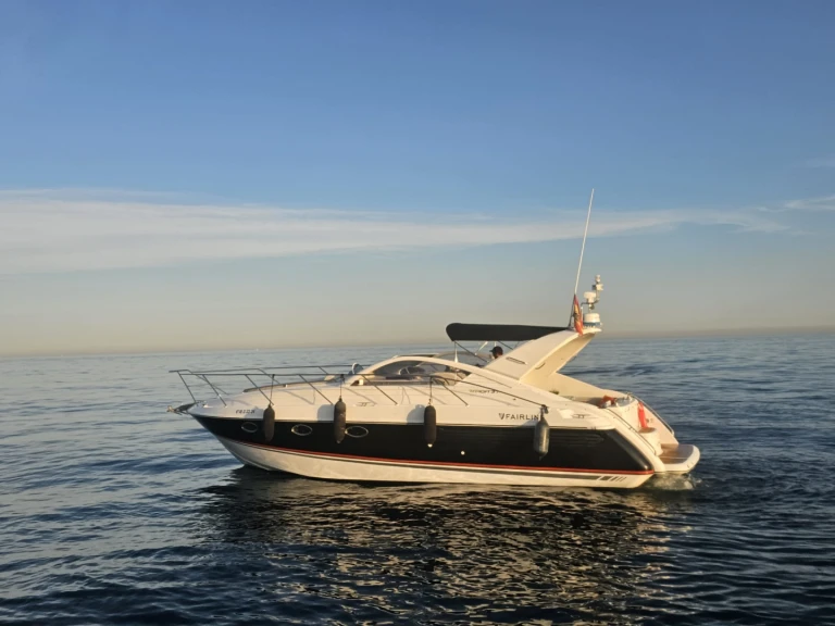 Noleggio Barca a motore con o senza skipper Fairline a Puerto Banús