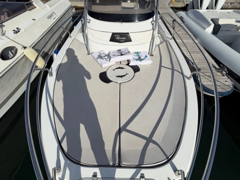 Noleggio a Castellammare di Stabia – Ranieri Shadow 28 su SamBoat