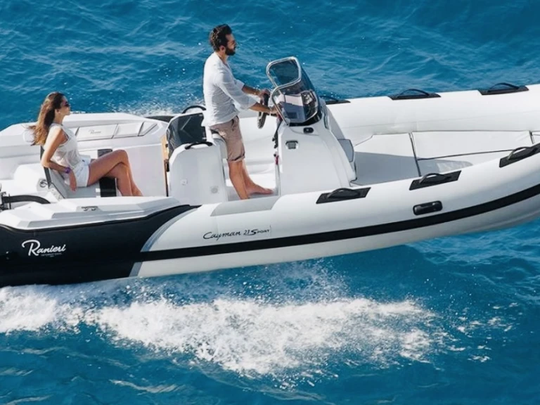 Gommone a noleggio a Mandelieu-la-Napoule al miglior prezzo