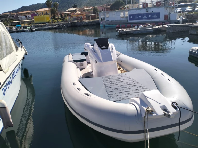 Noleggio Gommone a Poltu Quatu – Mirimare Sunrise 7 easy