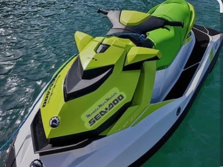Noleggiare una Sea-Doo GTI a Canet-en-Roussillon