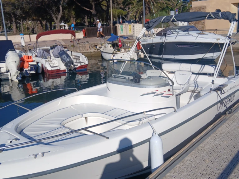Noleggiare una Bénéteau Cap ferret 650 a Bormes-les-Mimosas