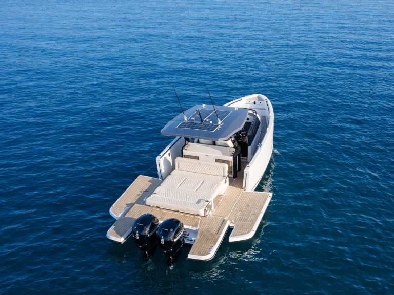 Virtue Yacht top one da affittare a  Portisco