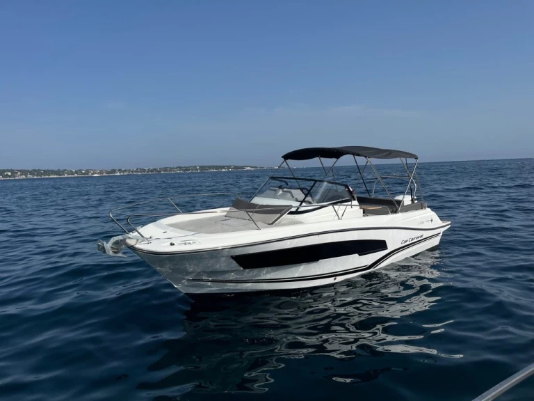 Noleggio Barca a motore Jeanneau con patente nautica