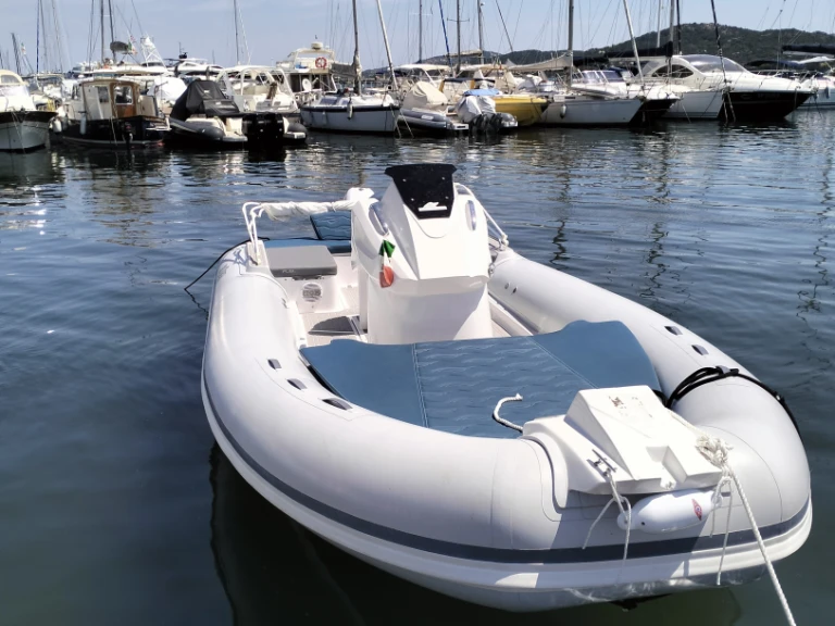 Noleggio Gommone Mirimare con patente nautica