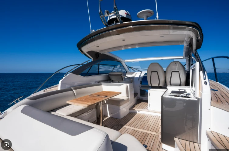 Noleggio barche Princess Princess V40 a Port de Sitges Aiguadolç su Samboat