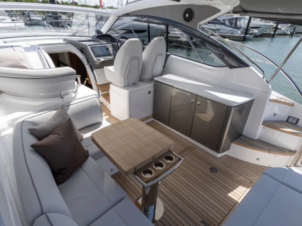 Noleggio Barca a motore con o senza skipper Princess a Port de Sitges Aiguadolç