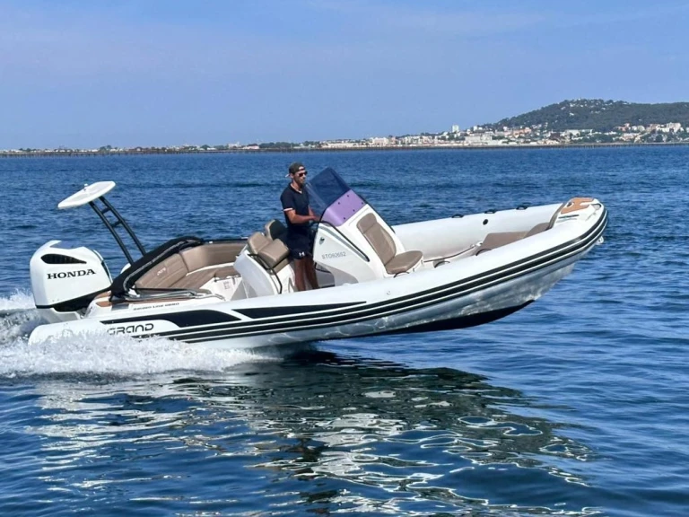 Noleggiare una Grand Boats golden line G680 a Mèze