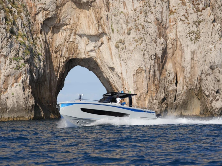 Allures Italyure 38 Sport da affittare a  Sorrento