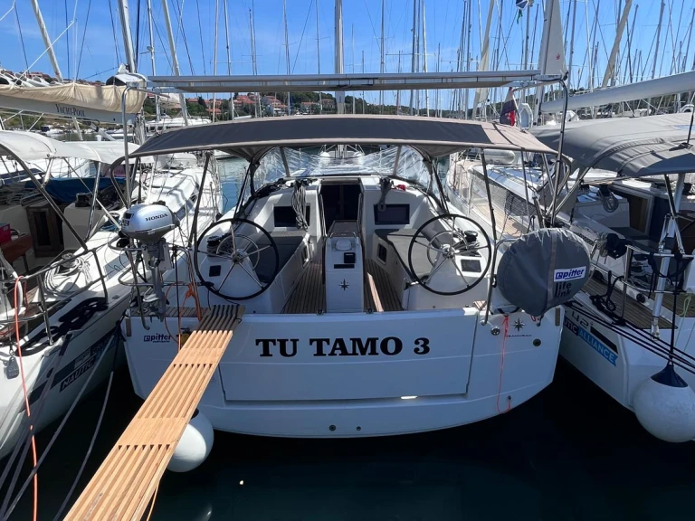 Jeanneau Sun Odyssey 410 da affittare a  Trogir