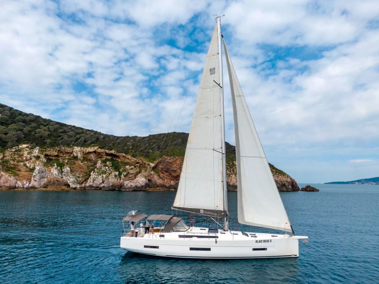 Noleggio Barca a vela con o senza skipper Dufour a Puntone