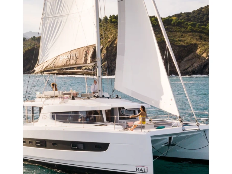 Noleggio Catamarano con o senza skipper Bali a Paraty
