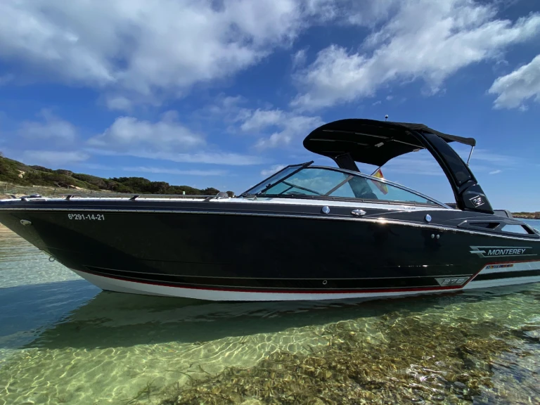 Noleggio a Ibiza Town – Monterey 278 SS su SamBoat
