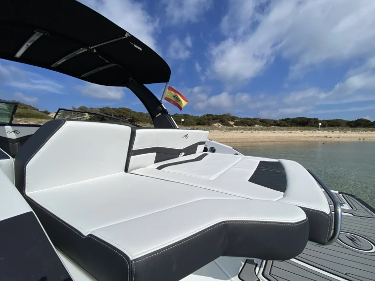 Noleggio Barca a motore a Ibiza Town – Monterey 278 SS