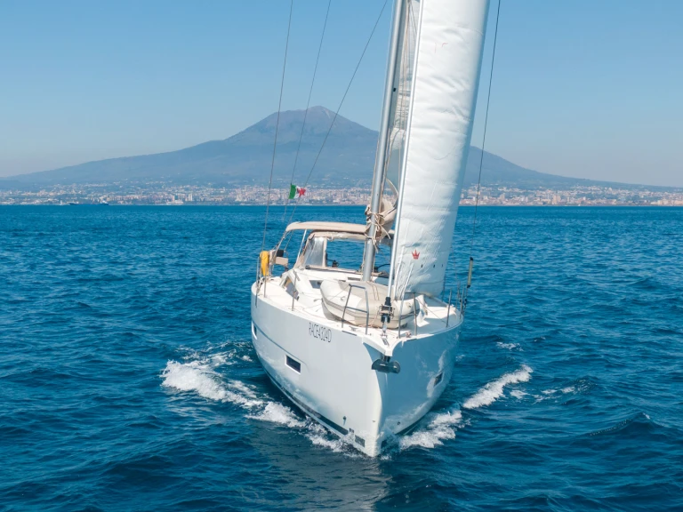Barca a vela a noleggio a Castellammare di Stabia al miglior prezzo