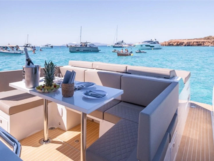 Noleggiare una D36 De Antonio a Ibiza Town