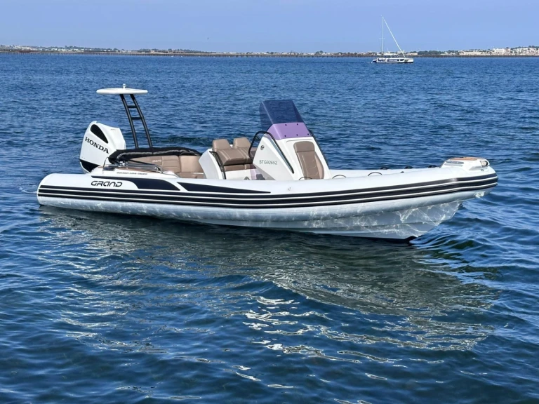 Noleggio Gommone a Mèze – Grand Boats GOLDEN LINE 680