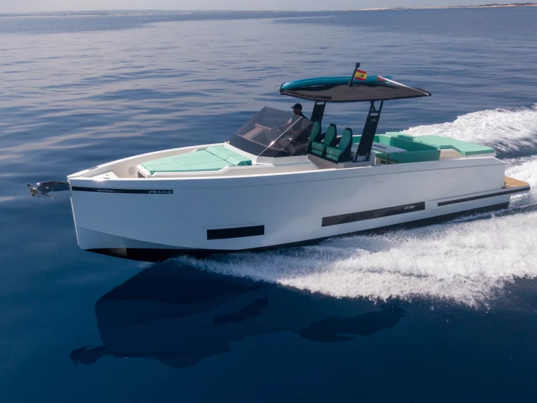 Noleggiare una De Antono Yachts  D36 Open a Ibiza Town