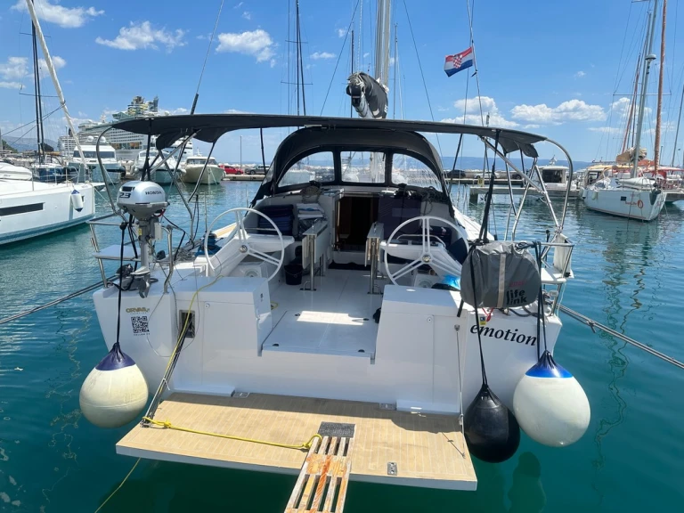 Noleggio Barca a vela con o senza skipper Elan a Spalato