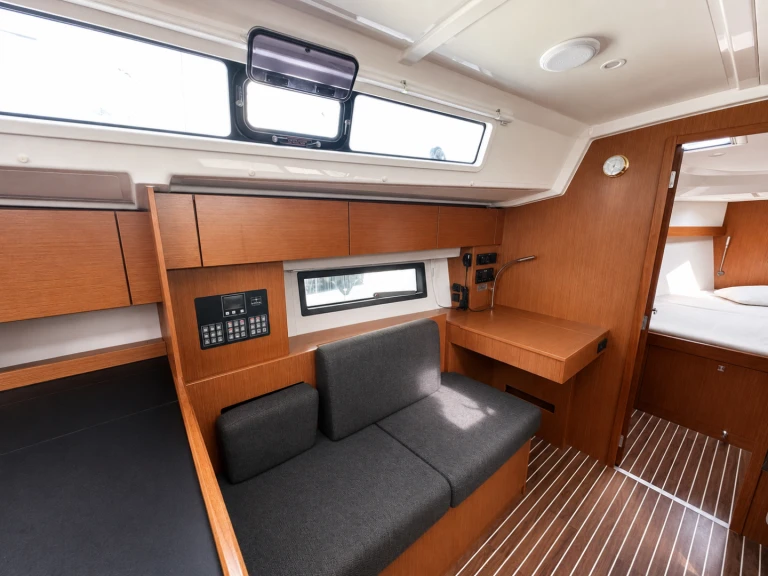 Bavaria Bavaria C42 da affittare a  Álimos