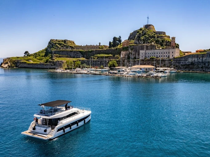 Noleggio Catamarano con o senza skipper Fountaine Pajot a Corfù